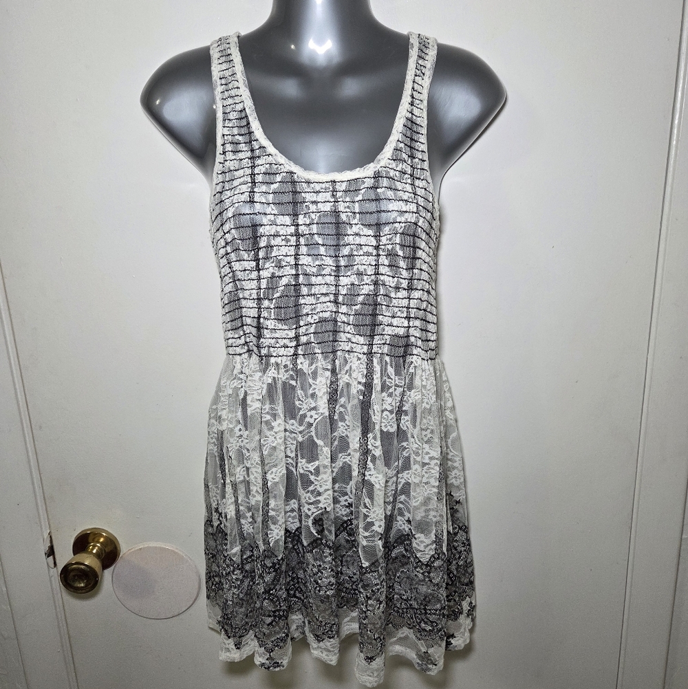 Daytrip Medium Lace Tunic Tank Top Ivory Black Sheer Floral Dark Fairy Romantic